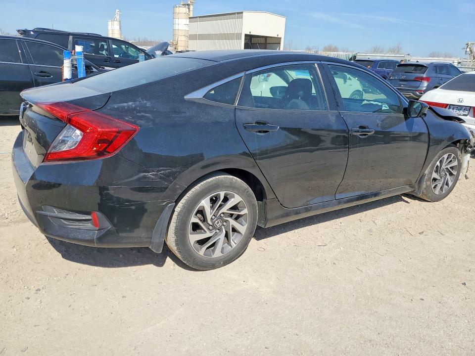 Снимка 3 от търг – 2016 HONDA CIVIC с VIN 19XFC2F79GE085309