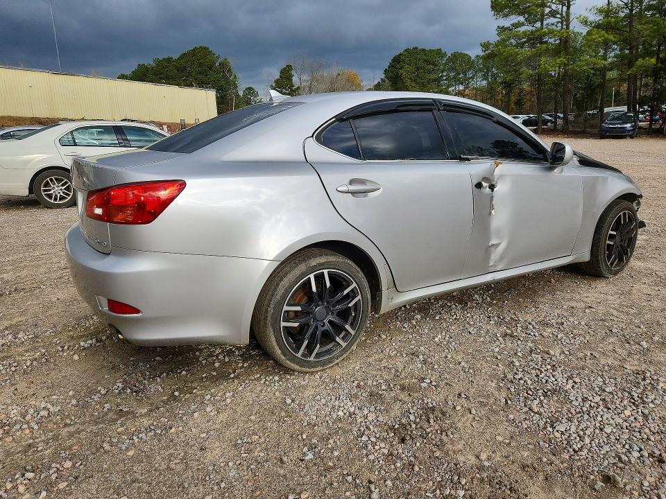 Photo 3 from auction – 2007 LEXUS IS 250 with VIN JTHCK262272012661