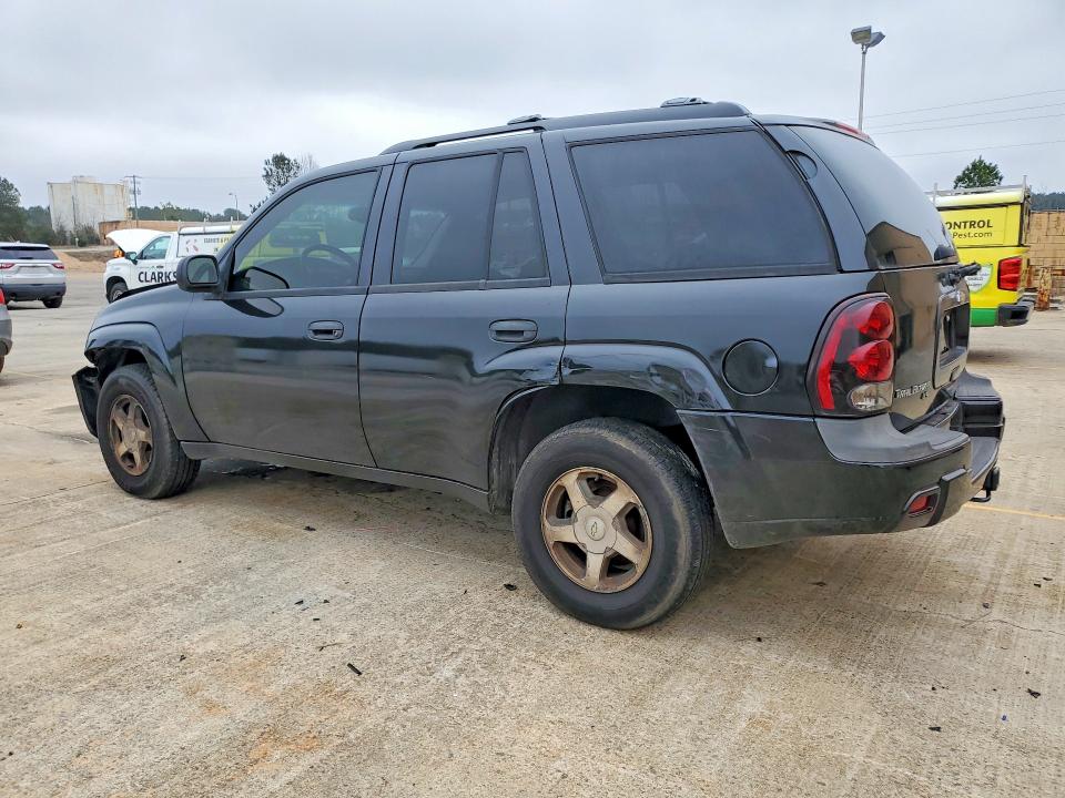 Photo 2 from auction – 2006 CHEVROLET TRAILBLAZER with VIN 1GNDS13S462112898