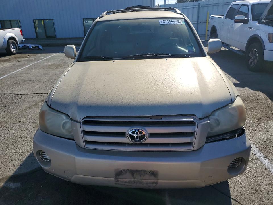 Photo 5 from auction – 2004 TOYOTA HIGHLANDER with VIN JTEDP21A640039421