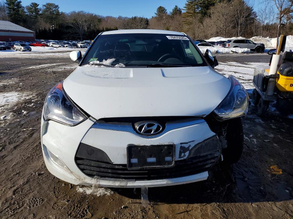 Photo 5 from auction – 2017 HYUNDAI VELOSTER with VIN KMHTC6AD0HU315597