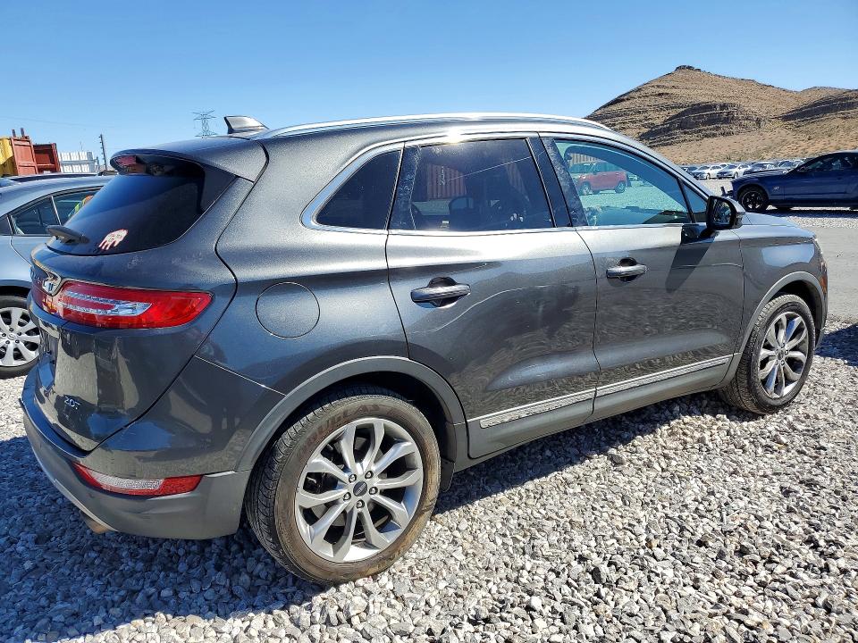 Photo 3 from auction – 2017 LINCOLN MKC with VIN 5LMCJ2C99HUL35660