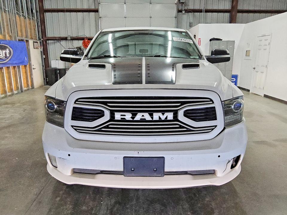 Photo 5 from auction – 2018 RAM 1500 with VIN 1C6RR7MT9JS166623