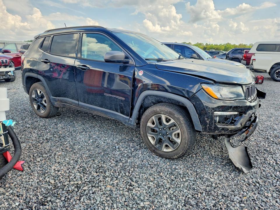 Photo 4 from auction – 2018 JEEP COMPASS with VIN 3C4NJDDB7JT451792