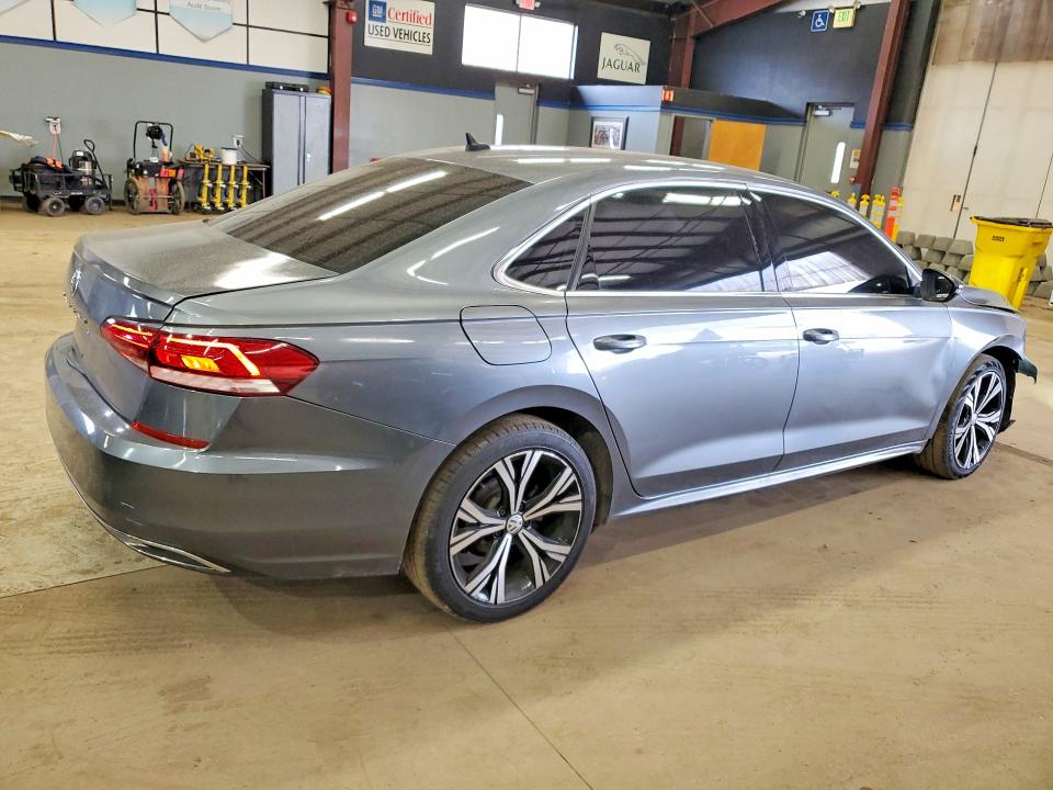 Photo 3 from auction – 2021 VOLKSWAGEN PASSAT with VIN 1VWSA7A32MC001921