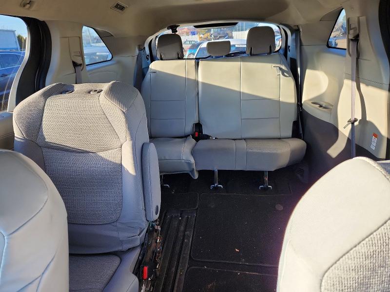 Photo 10 from auction – 2021 TOYOTA SIENNA with VIN 5TDKRKEC5MS051493