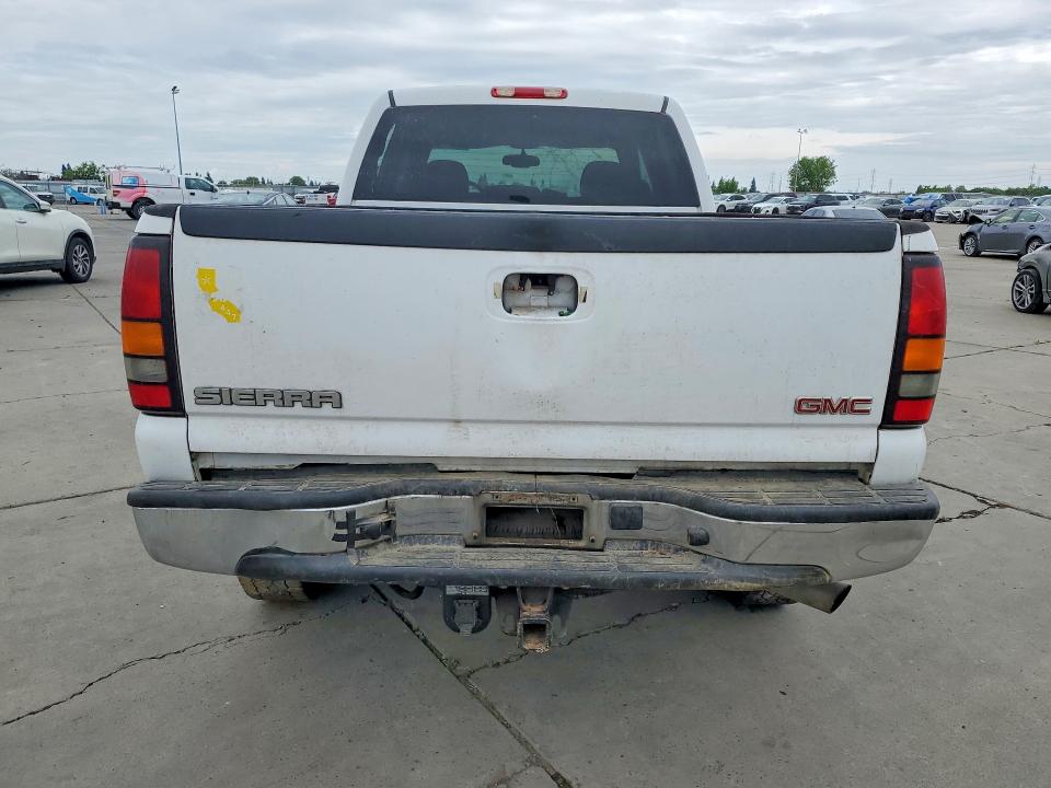 Photo 6 from auction – 2004 GMC SIERRA with VIN 1GTHK23164F104329