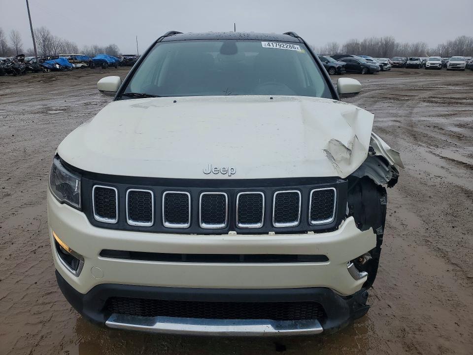 Photo 5 from auction – 2019 JEEP COMPASS with VIN 3C4NJDCB9KT780867