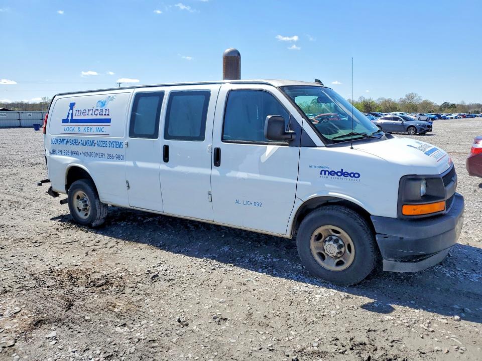 Photo 4 from auction – 2017 CHEVROLET EXPRESS G2500 with VIN 1GCWGBFF7H1114516