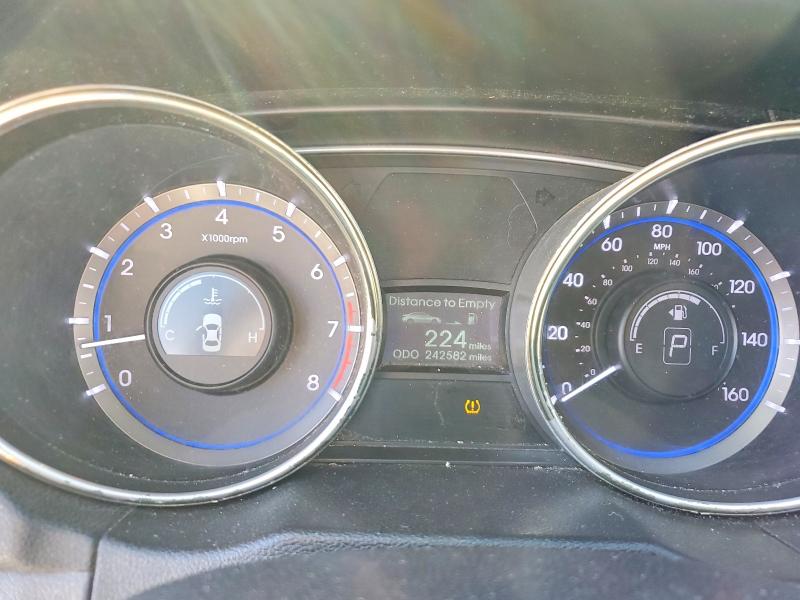 Photo 9 from auction – 2011 HYUNDAI SONATA with VIN 5NPEC4AB1BH241902
