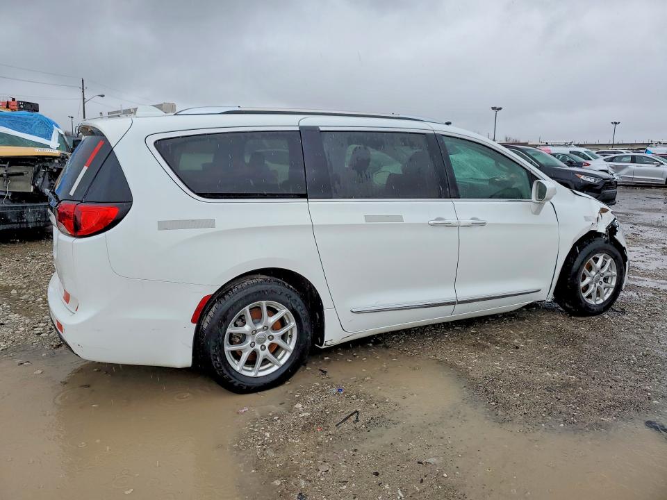 Photo 3 from auction – 2020 CHRYSLER PACIFICA with VIN 2C4RC1BG9LR280686