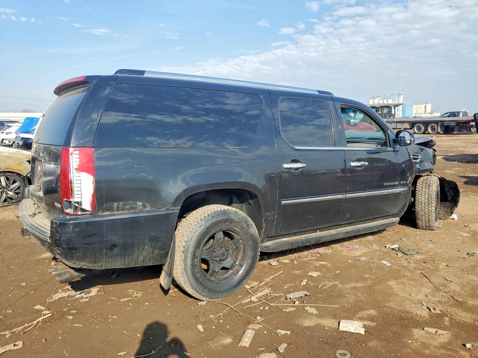 Photo 3 from auction – 2007 CADILLAC ESCALADE with VIN 1GYFK668X7R181774