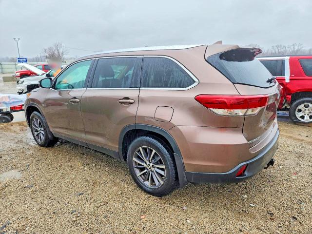 Photo 2 from auction – 2019 TOYOTA HIGHLANDER with VIN 5TDJZRFH1KS708396