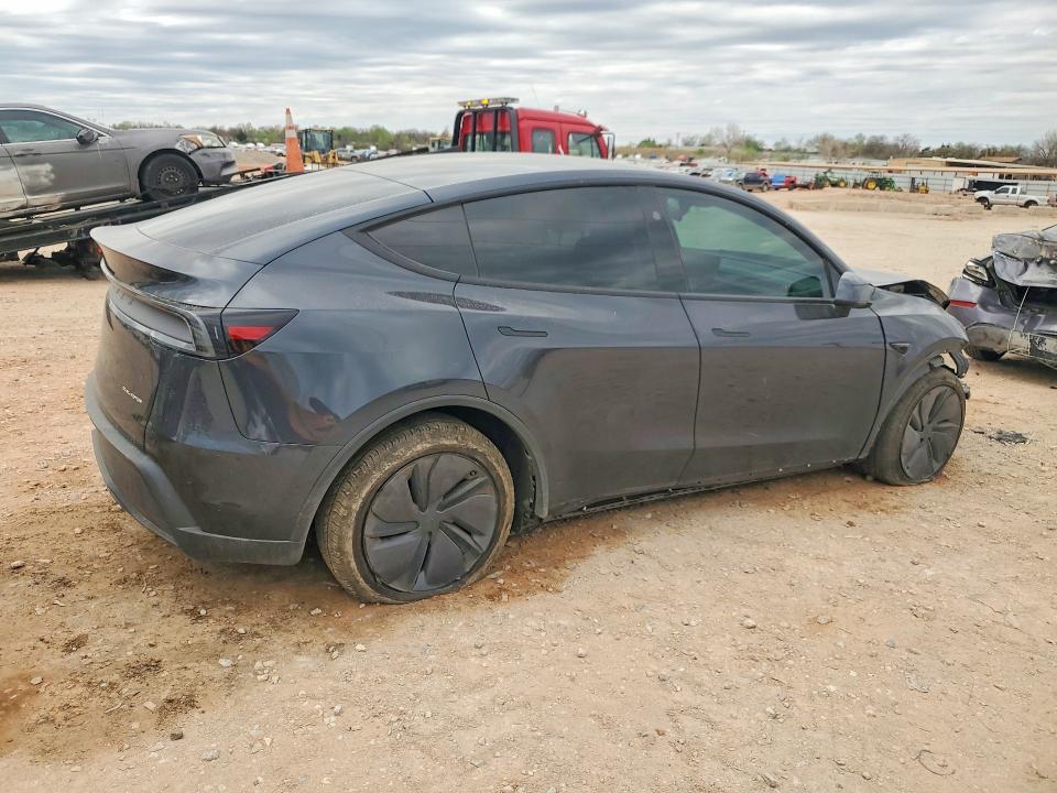 Снимка 3 от търг – 2026 TESLA MODEL Y с VIN 7SAYGDEE4TF373092