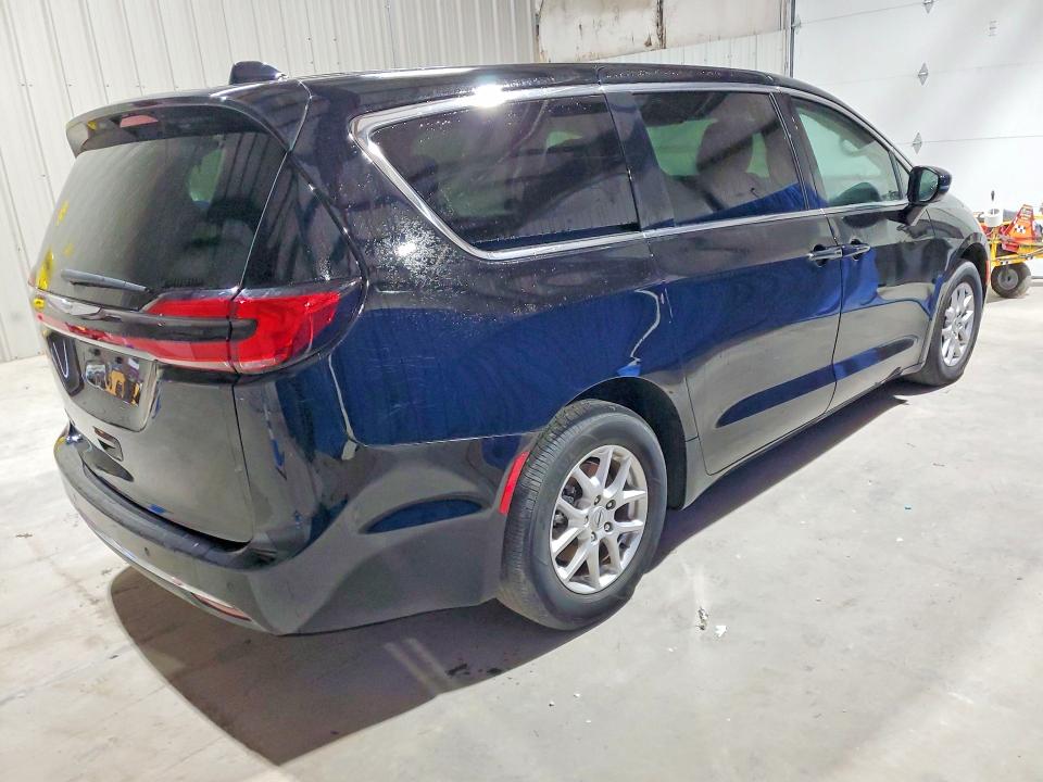 Photo 3 from auction – 2024 CHRYSLER PACIFICA with VIN 2C4RC1BG1RR151267