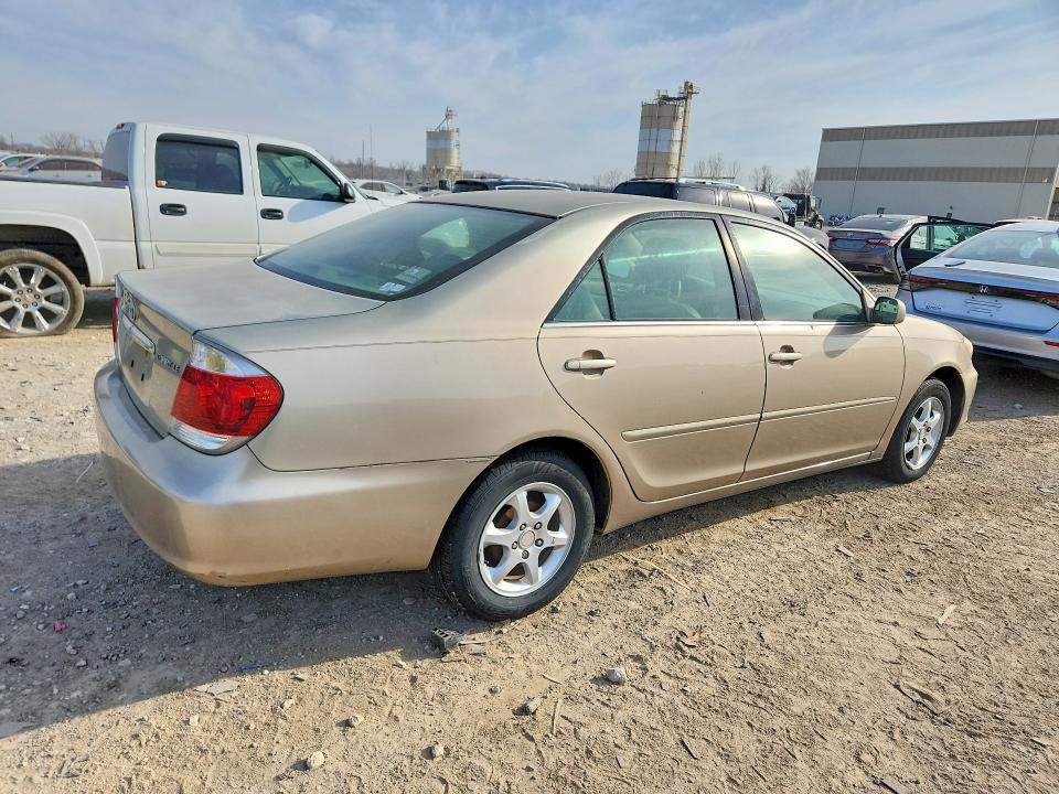 Photo 3 from auction – 2005 TOYOTA CAMRY with VIN 4T1BE32K35U066628