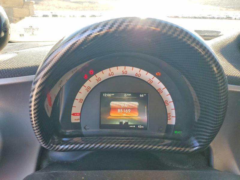 Photo 9 from auction – 2017 SMART FORTWO with VIN WMEFJ9BA8HK214558