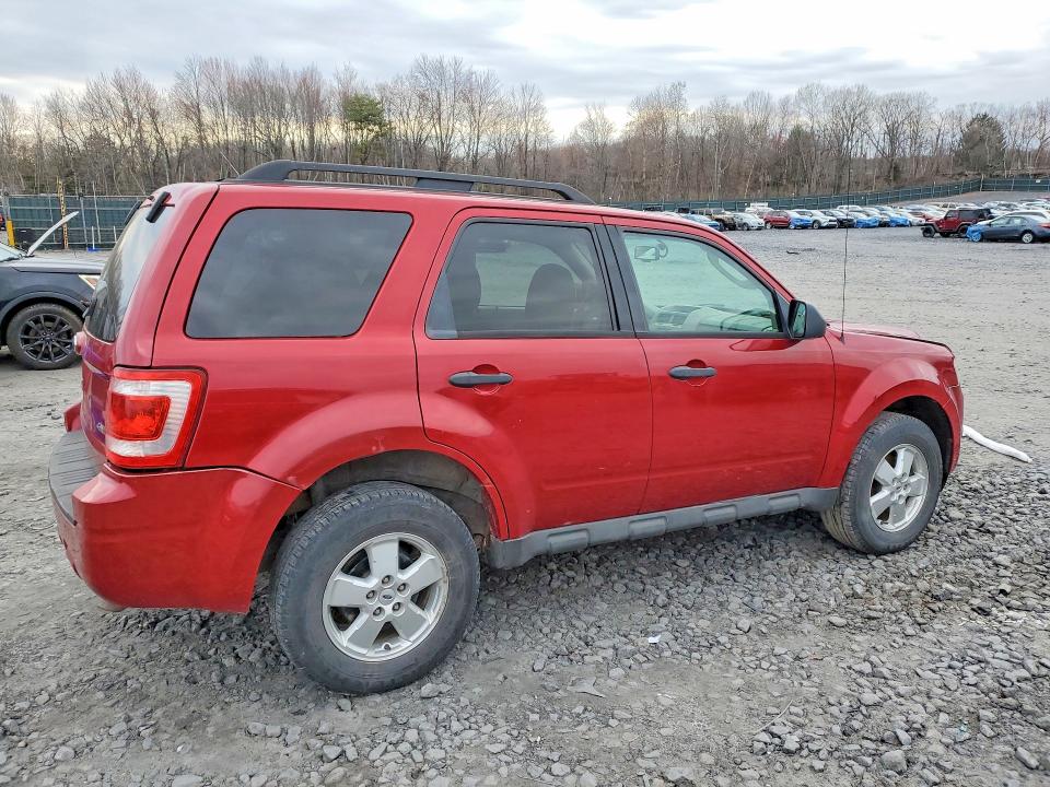Photo 3 from auction – 2009 FORD ESCAPE with VIN 1FMCU93759KC46750