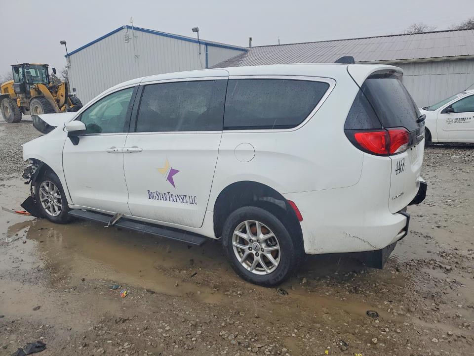 Photo 2 from auction – 2022 CHRYSLER VOYAGER with VIN 2C4RC1CG5NR162782