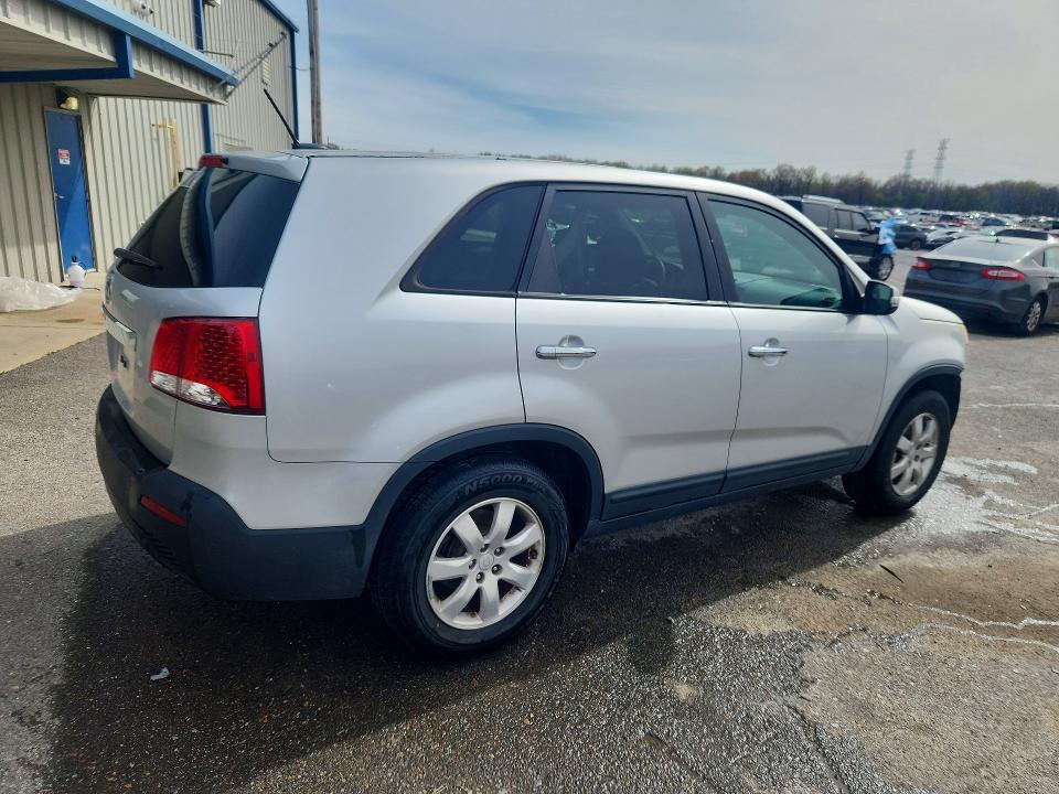 Photo 3 from auction – 2012 KIA SORENTO with VIN 5XYKT3A16CG203529