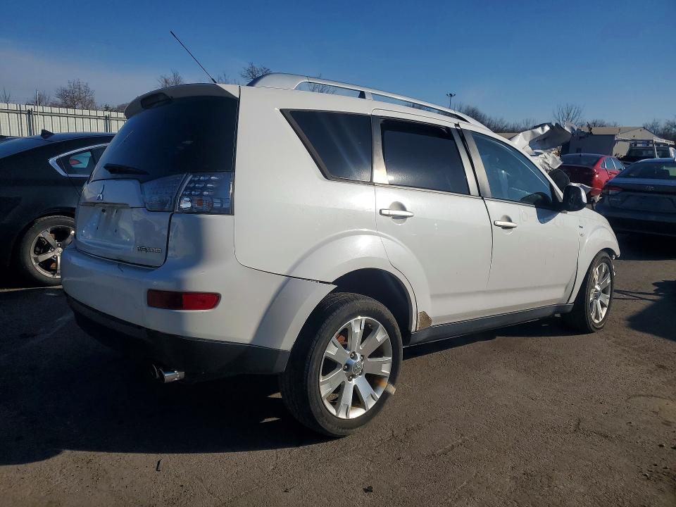 Photo 3 from auction – 2008 MITSUBISHI OUTLANDER with VIN JA4MT41X68Z004258