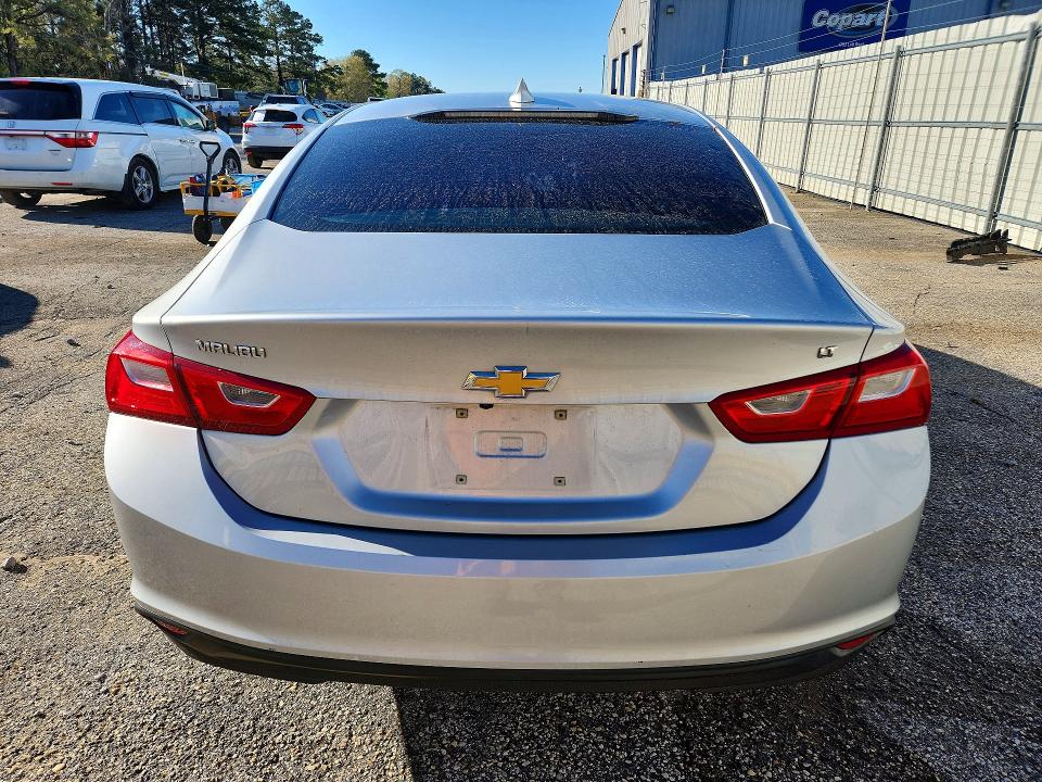 Photo 6 from auction – 2018 CHEVROLET MALIBU with VIN 1G1ZD5STXJF150303