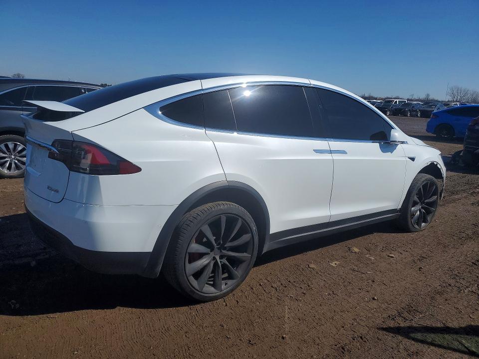 Photo 3 from auction – 2018 TESLA MODEL X with VIN 5YJXCBE41JF133415
