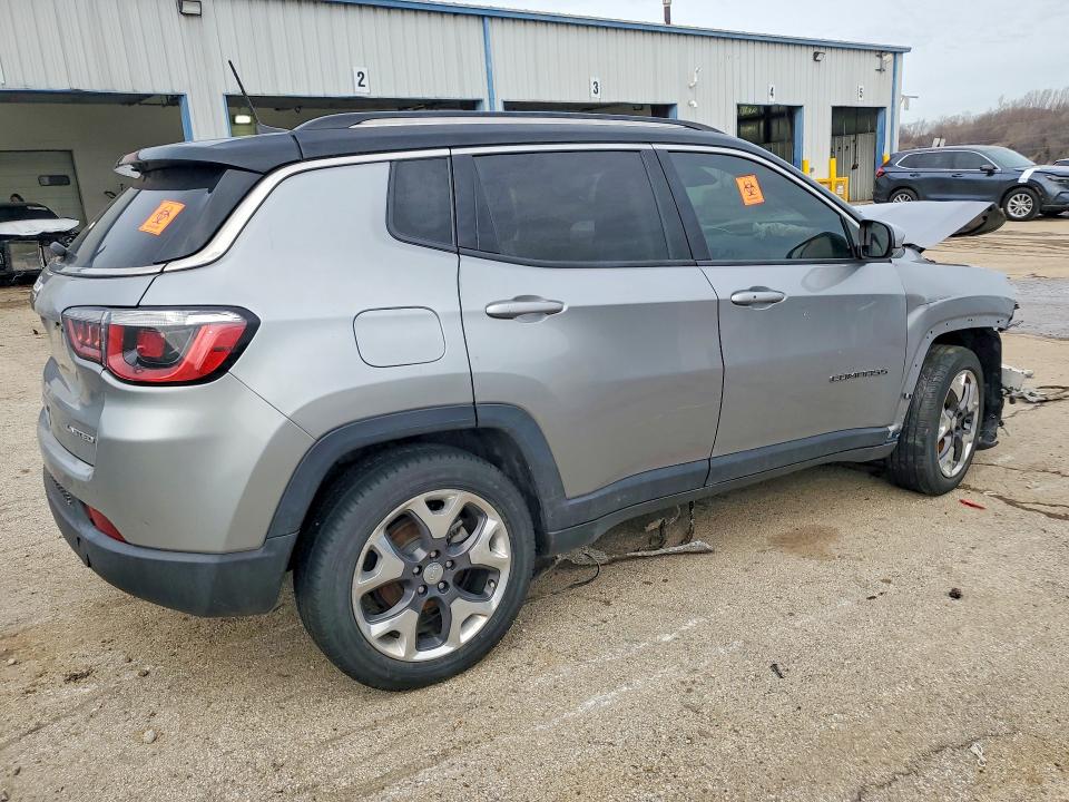 Photo 3 from auction – 2019 JEEP COMPASS with VIN 3C4NJCCB6KT755449