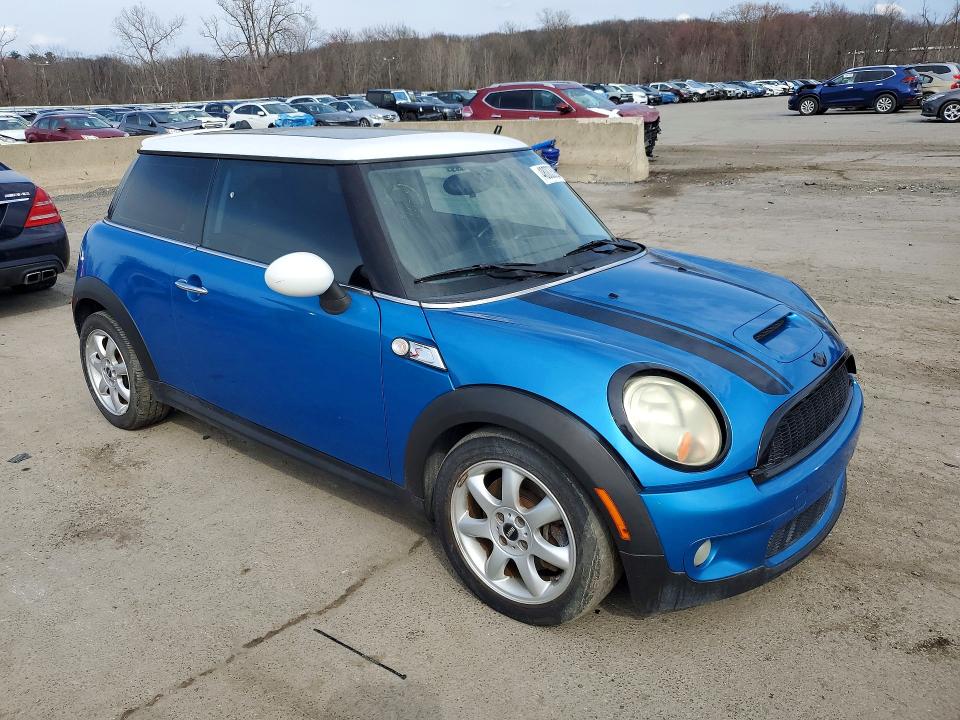 Photo 4 from auction – 2009 MINI COOPER with VIN WMWMF73589TW87141