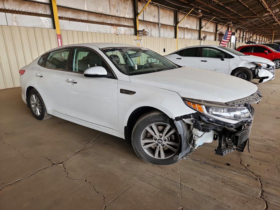 Photo 4 from auction – 2018 KIA OPTIMA with VIN 5XXGT4L39JG264093