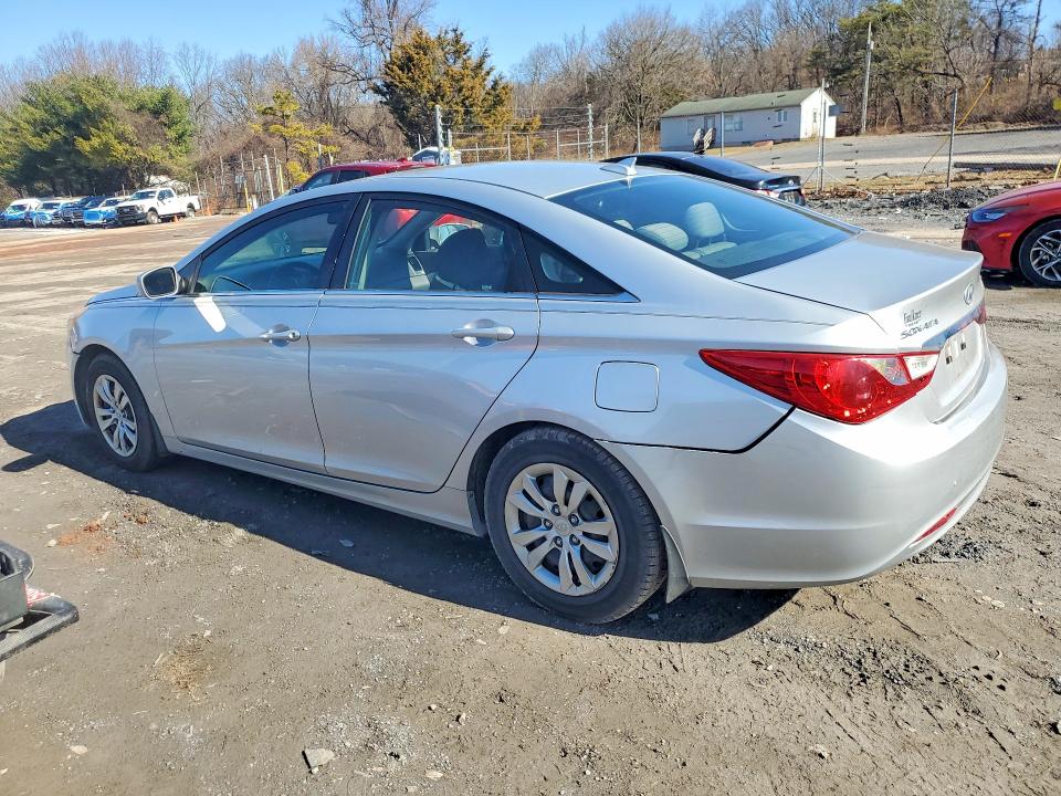 Photo 2 from auction – 2012 HYUNDAI SONATA with VIN 5NPEB4ACXCH414698