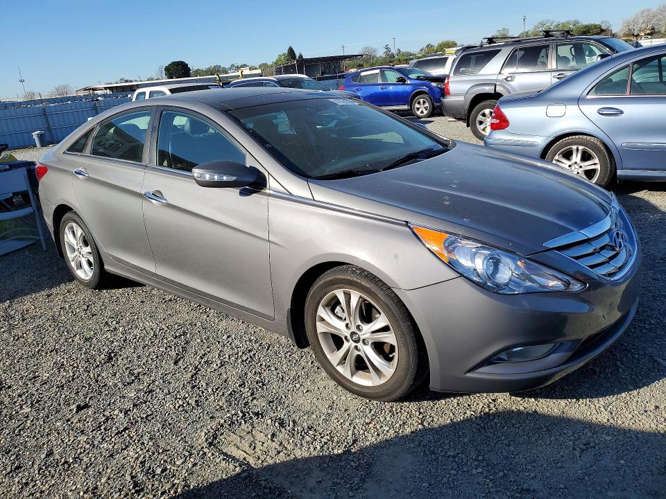 Photo 4 from auction – 2013 HYUNDAI SONATA with VIN 5NPEC4AC1DH575018