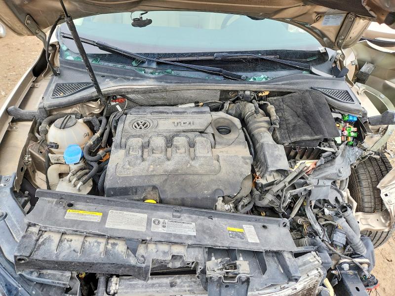 Photo 11 from auction – 2015 VOLKSWAGEN PASSAT with VIN 1VWBV7A35FC049453