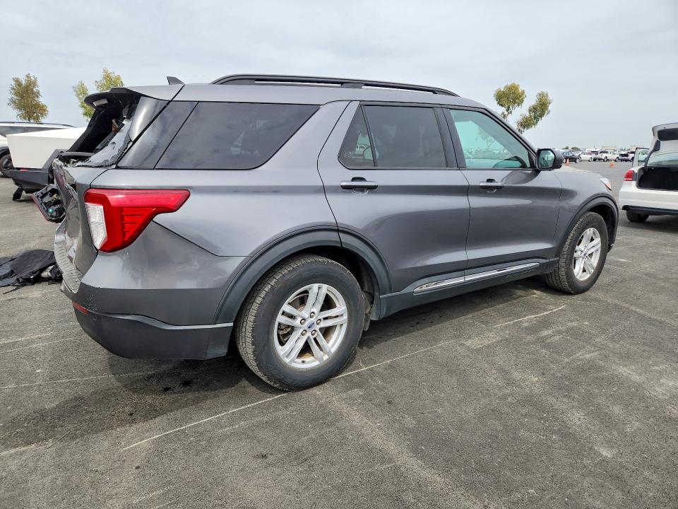 Photo 3 from auction – 2021 FORD EXPLORER with VIN 1FMSK7DHXMGB33272