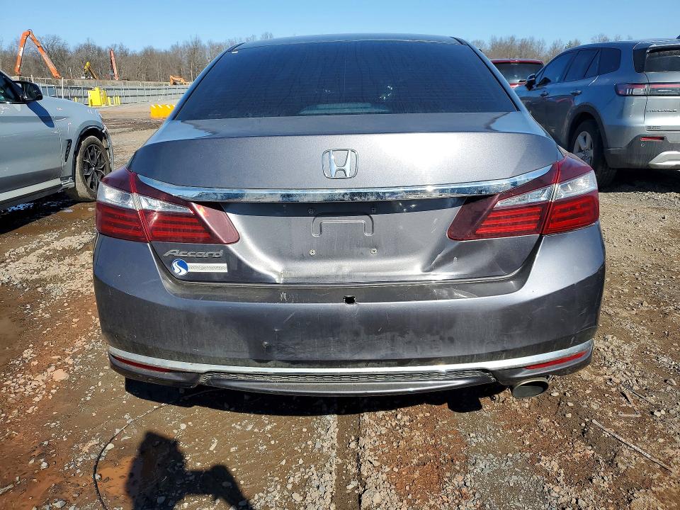 Photo 6 from auction – 2016 HONDA ACCORD with VIN 1HGCR2F30GA119138