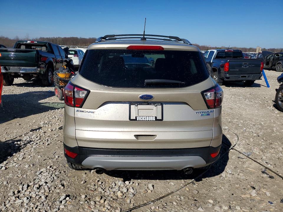 Photo 6 from auction – 2017 FORD ESCAPE with VIN 1FMCU9J94HUE62662