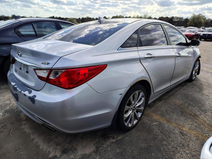 Photo 3 from auction – 2012 HYUNDAI SONATA with VIN 5NPEC4ABXCH388916