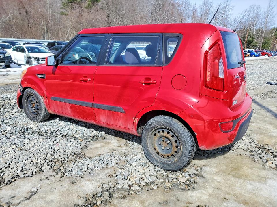Photo 2 from auction – 2013 KIA SOUL with VIN KNDJT2A58D7615121