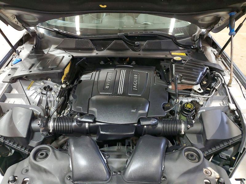 Photo 11 from auction – 2011 JAGUAR XJL with VIN SAJWA2GB6BLV07658
