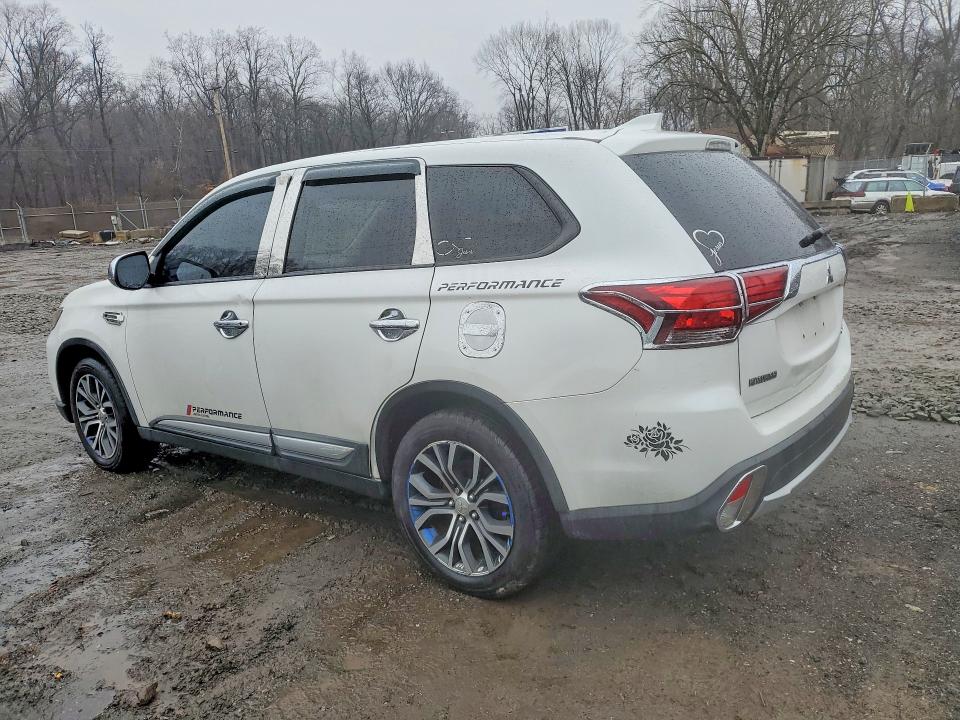Photo 2 from auction – 2017 MITSUBISHI OUTLANDER with VIN JA4AD2A3XHZ057532