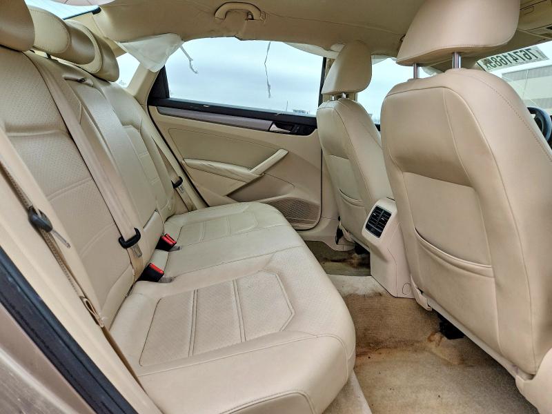 Photo 10 from auction – 2015 VOLKSWAGEN PASSAT with VIN 1VWBV7A35FC049453