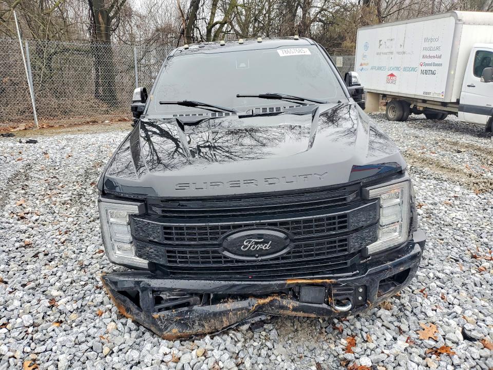 Photo 5 from auction – 2017 FORD F450 with VIN 1FT8W4DT3HEF43922