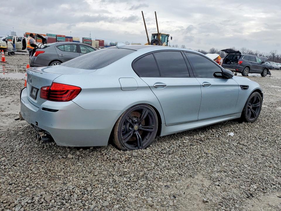 Photo 3 from auction – 2016 BMW M5 with VIN WBSFV9C58GG343480