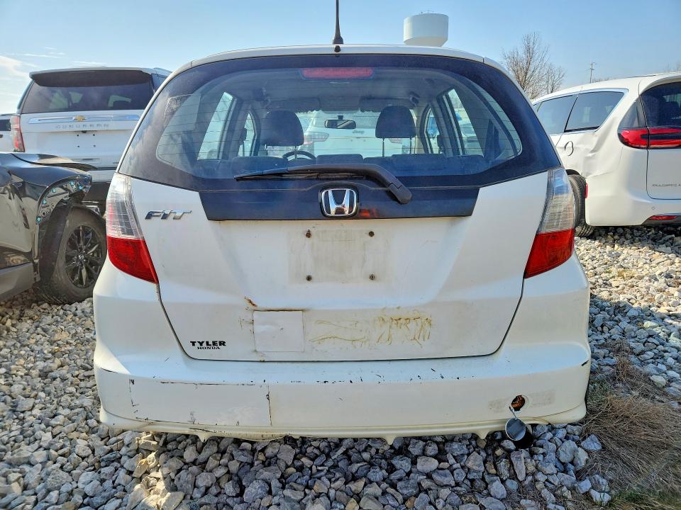 Photo 6 from auction – 2013 HONDA FIT with VIN JHMGE8H32DC048938