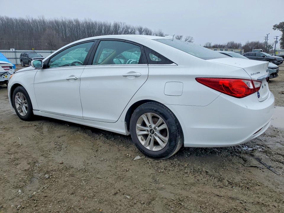 Photo 2 from auction – 2013 HYUNDAI SONATA with VIN 5NPEB4AC7DH780989