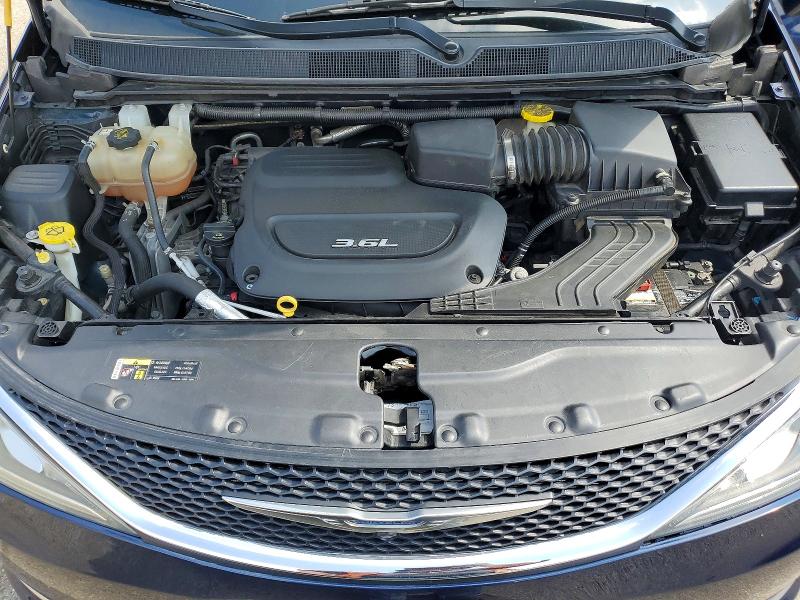 Снимка 12 от търг – 2017 CHRYSLER PACIFICA с VIN 2C4RC1EG4HR579439
