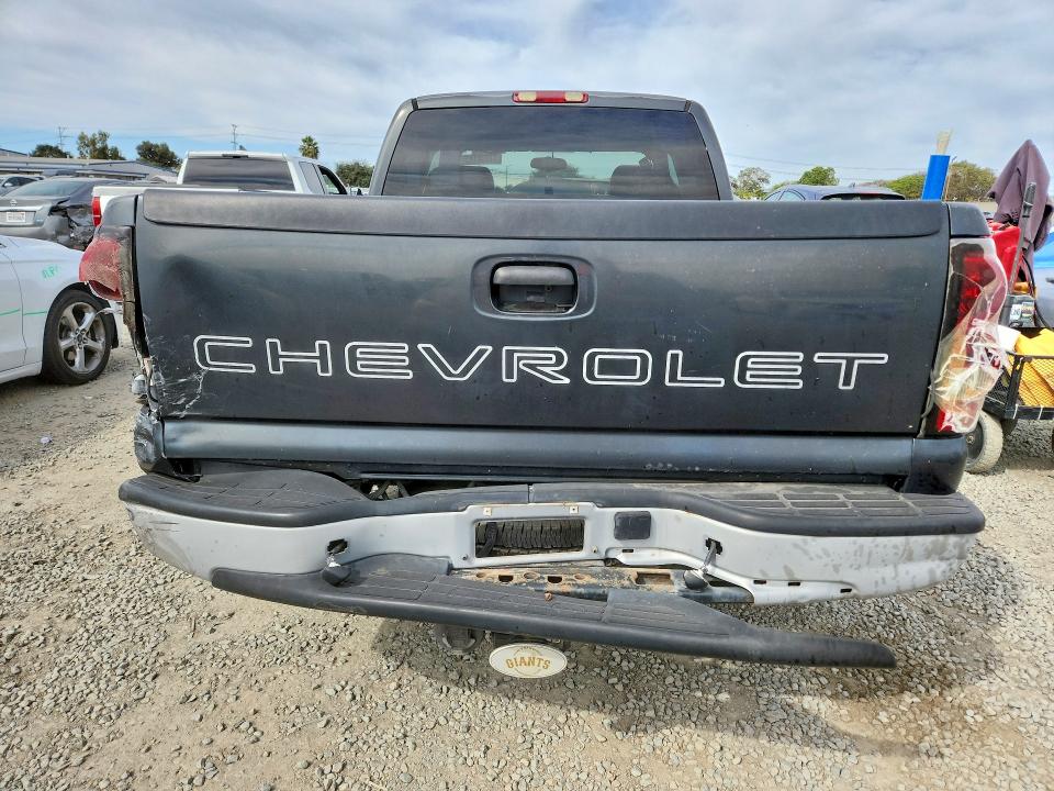 Photo 6 from auction – 2004 CHEVROLET SILVERADO with VIN 2GCEC19VX41178591