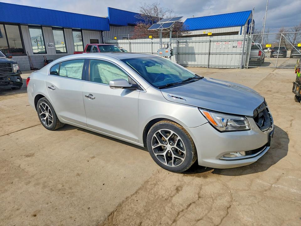 Photo 4 from auction – 2016 BUICK LACROSSE with VIN 1G4G45G33GF220686