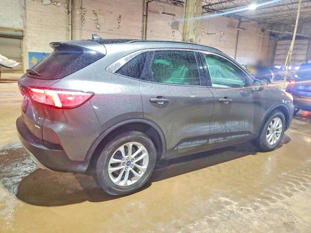 Photo 3 from auction – 2020 FORD ESCAPE with VIN 1FMCU0G66LUC04449