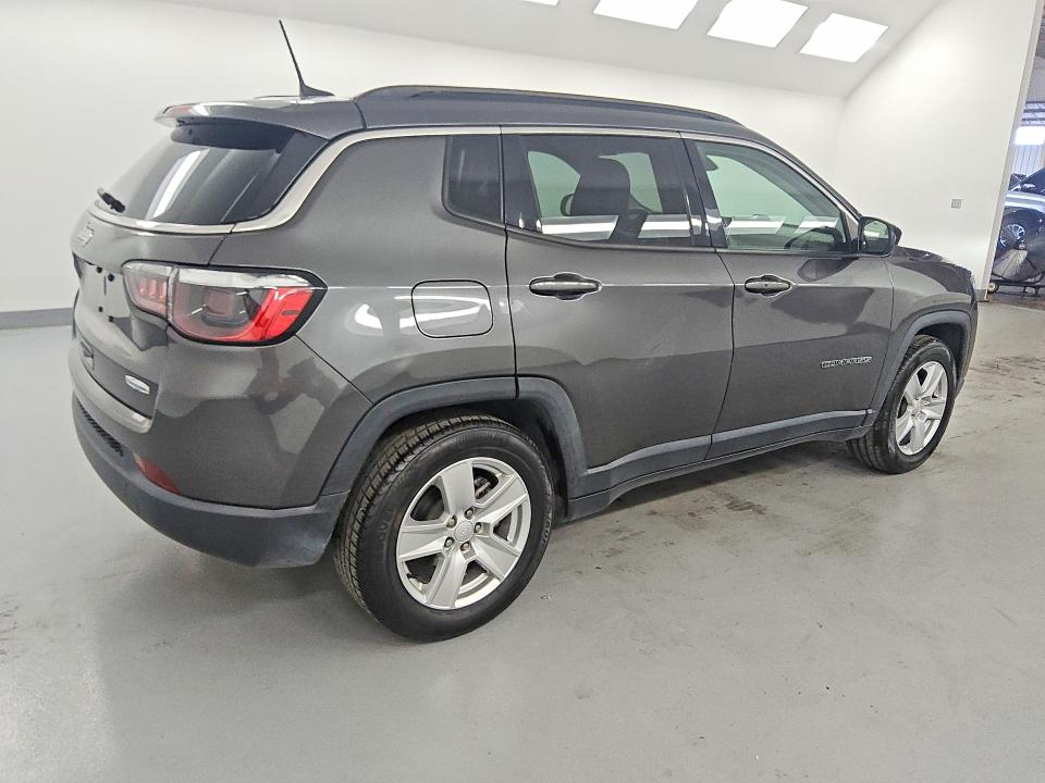 Photo 3 from auction – 2022 JEEP COMPASS with VIN 3C4NJCBB0NT182649